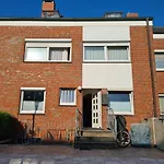 Nora 1